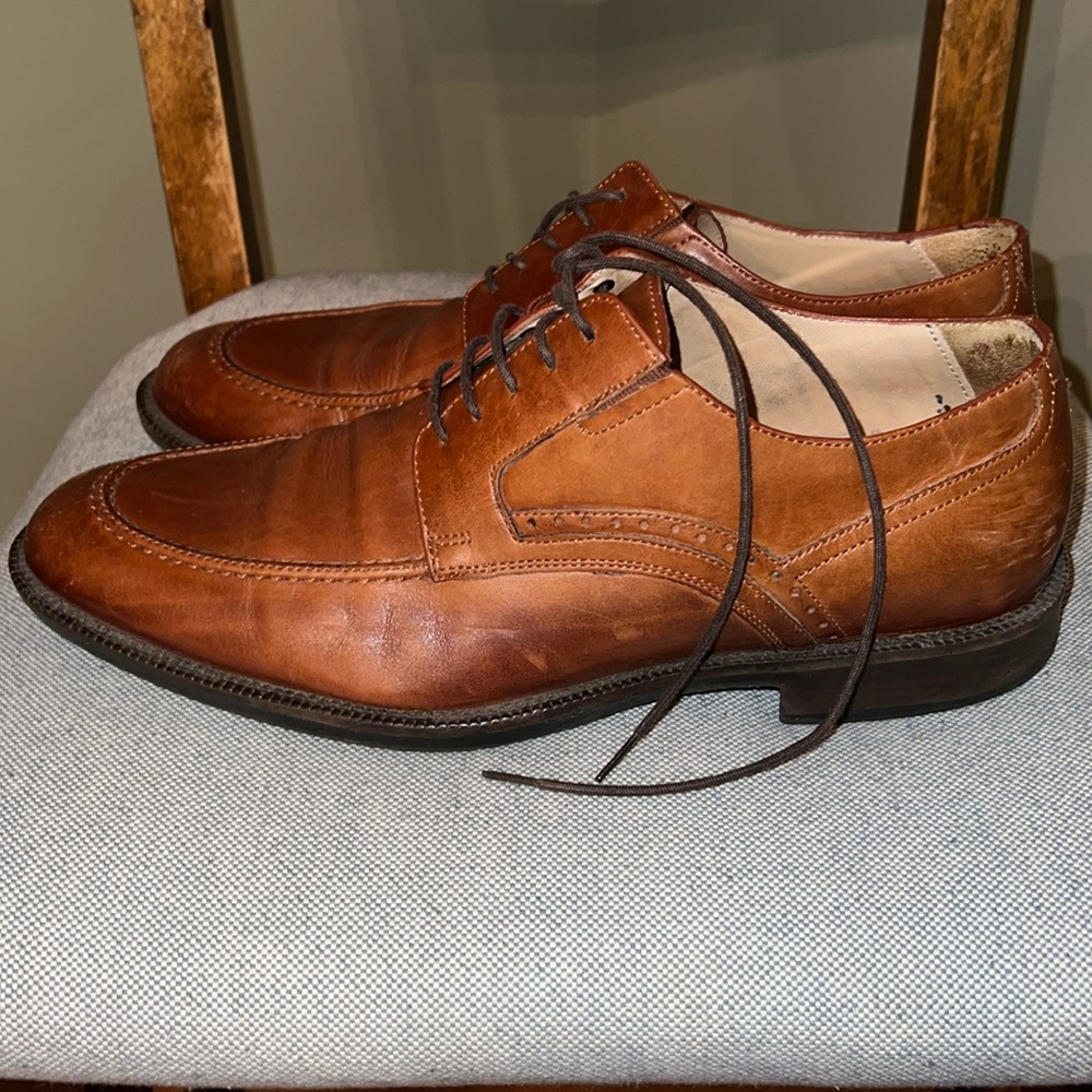 Johnston & Murphy brown leather dress shoes (great condition) - size 10 men’s